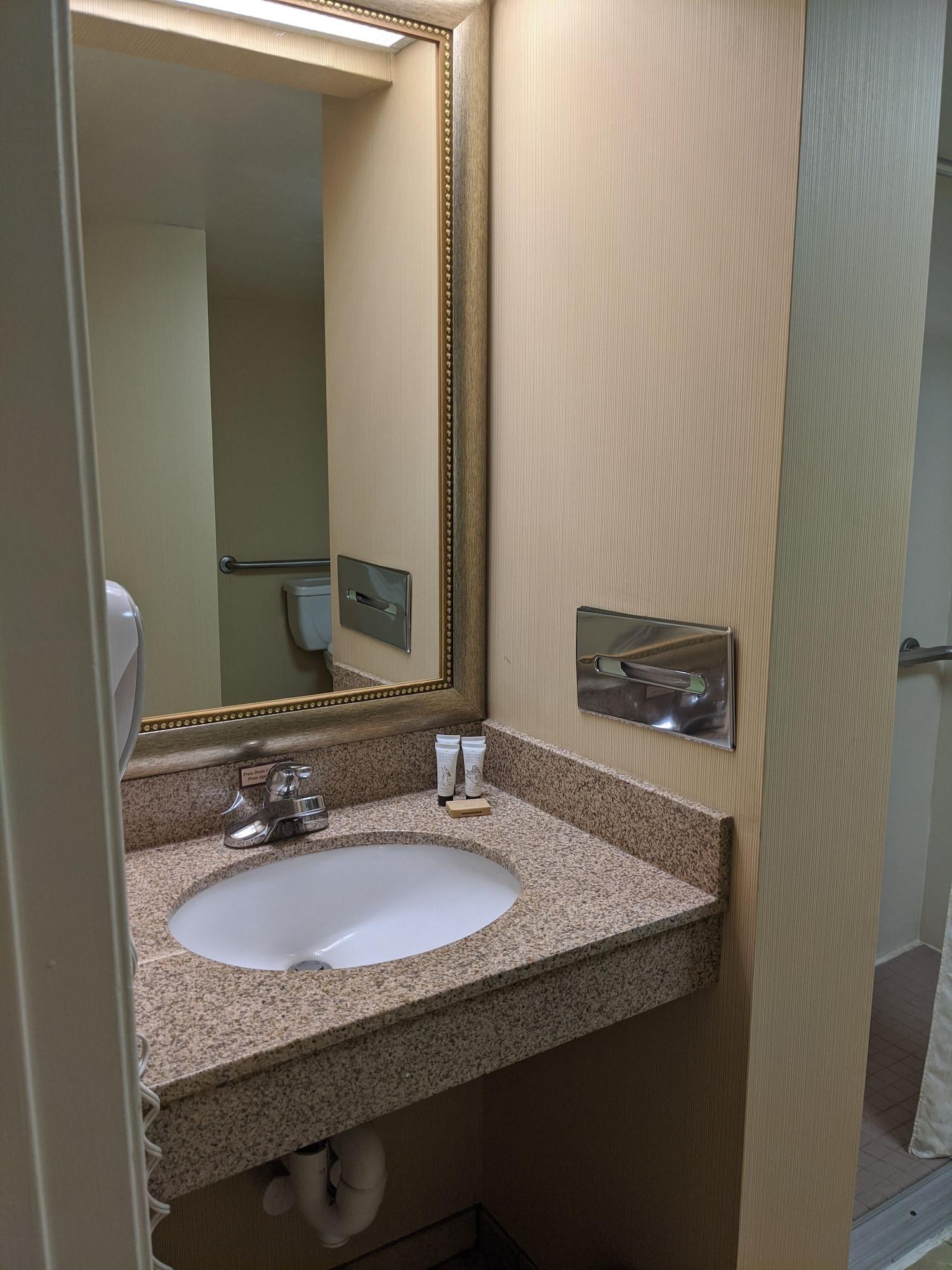 Surestay Plus Hotel By Best Western Tempe University Exterior photo
