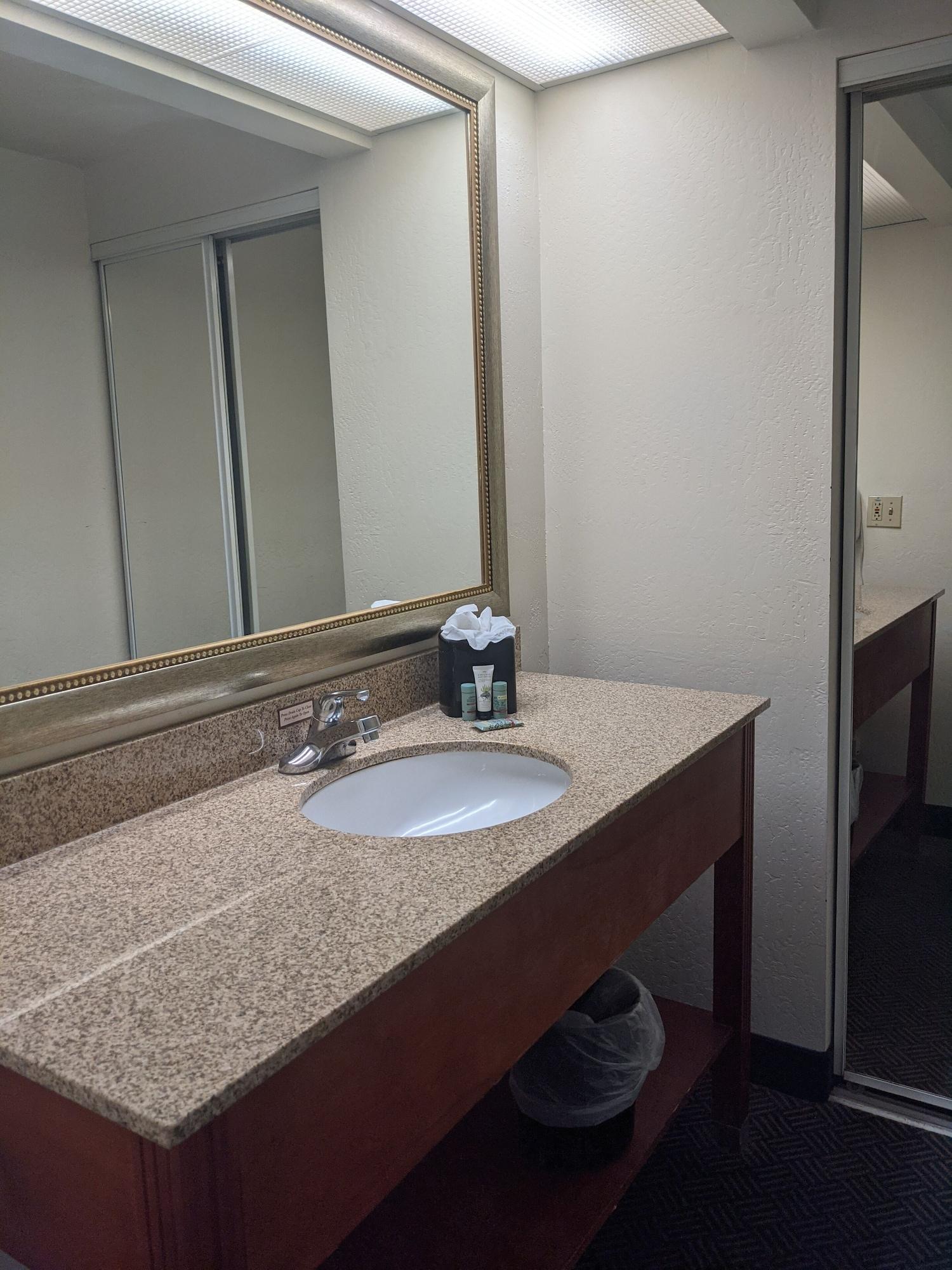Surestay Plus Hotel By Best Western Tempe University Exterior photo