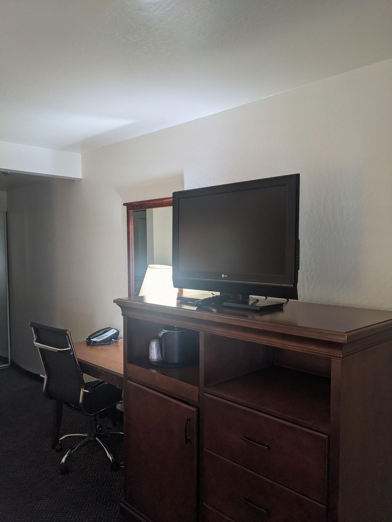 Surestay Plus Hotel By Best Western Tempe University Exterior photo