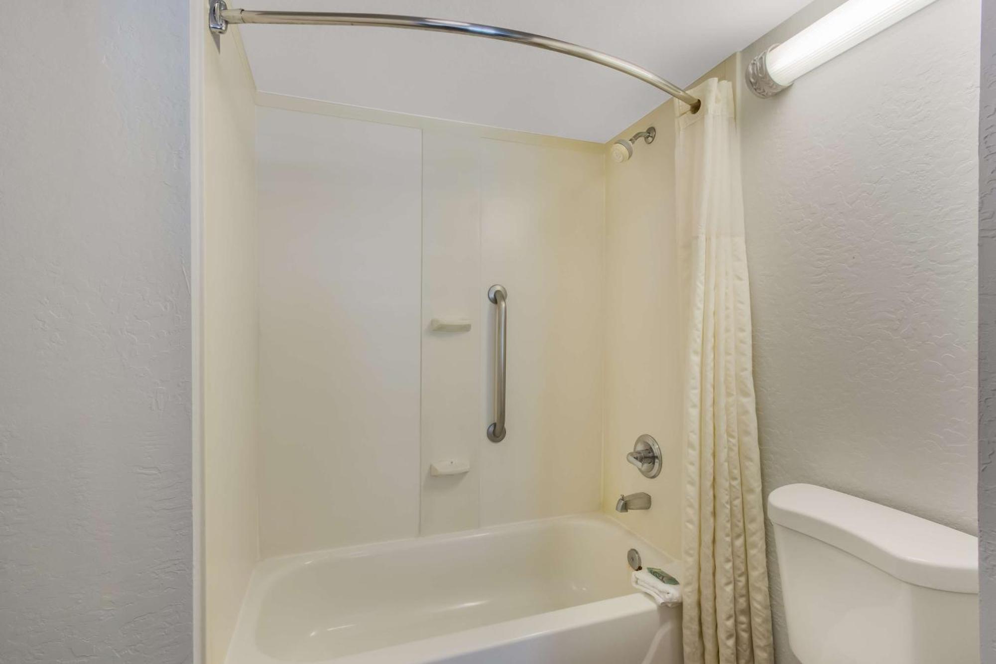 Surestay Plus Hotel By Best Western Tempe University Exterior photo