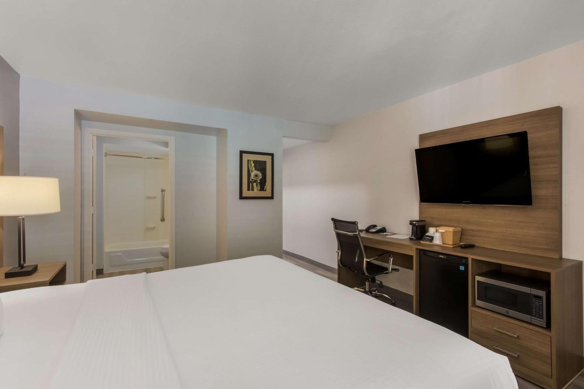 Surestay Plus Hotel By Best Western Tempe University Exterior photo