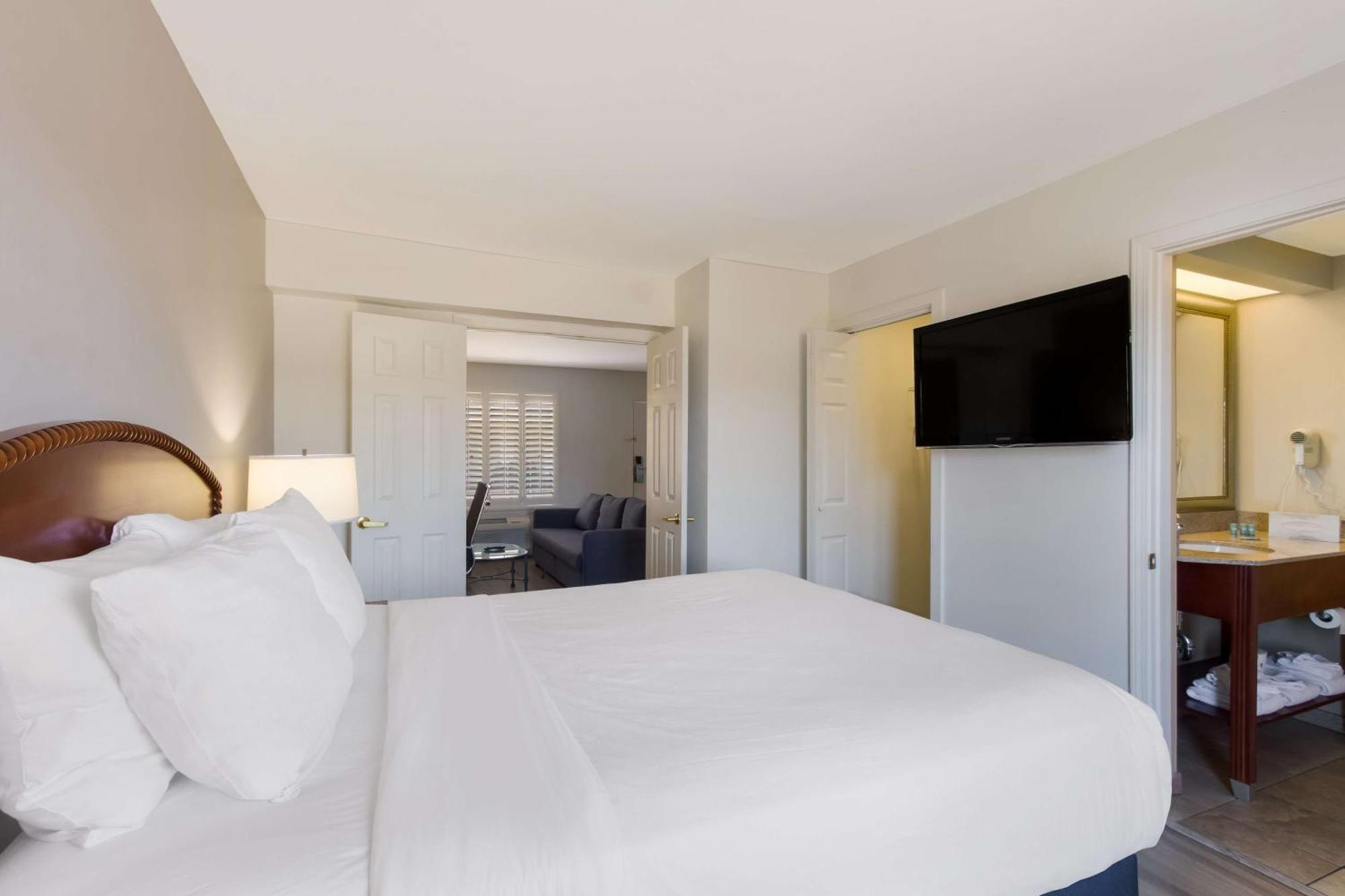 Surestay Plus Hotel By Best Western Tempe University Exterior photo